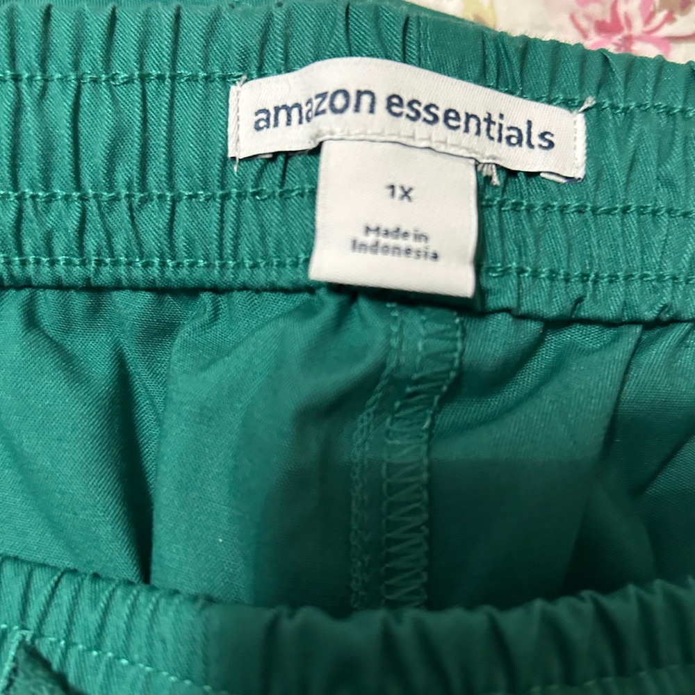 Amazon Essentials Scrub Pants - Picture 4 of 5